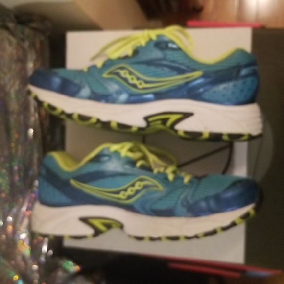 Sneakers - Picture 3 of 6